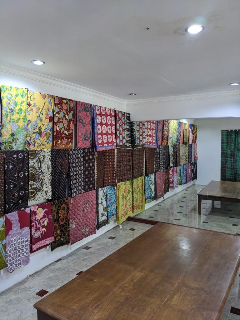 museum batik jogja museum batik Yogyakarta beli batik jogja beli batik Yogyakarta baju batik murah jogja beli baju batik murah jogja baju batik nusantara hari batik nasional